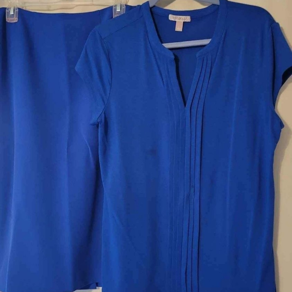 Ladies L skirt and top